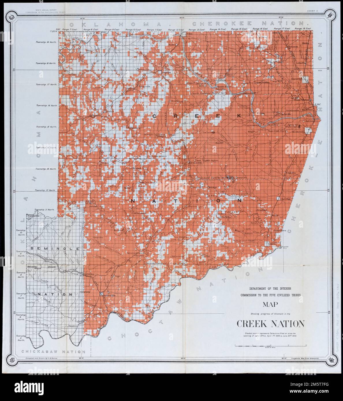 Carte montrant l'avancement de l'allotissement dans la nation Creek. Relief indiqué par les haches. Détaché d'un document de la Chambre des représentants des États-Unis dans la série du Congrès des États-Unis (série 4459 H.doc.5/4), à la page 164: Rapports annuels du Département de l'intérieur pour l'exercice clos 30 juin 1902. Affaires indiennes, partie II Washington : Bureau de l'imprimerie du gouvernement, 1903. En haut de la marge: «Neuvième rapport annuel, Commission aux cinq tribus civilisées. Pièce 2.'. Carte de base de la nation Muscogee (Creek) et de la nation Seminole dans ce qui serait plus tard le centre-est de l'Oklahoma, couleur t Banque D'Images