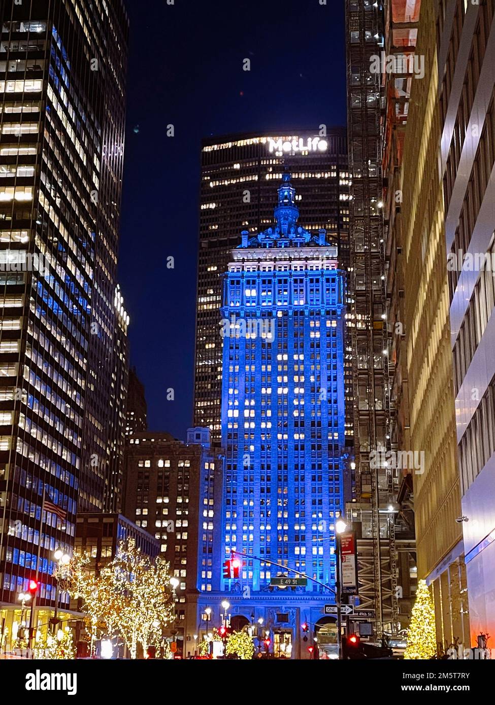 Le Helmsley Building sur Park Avenue, lumineux et éclairé pour les vacances, New York, 2022, États-Unis Banque D'Images