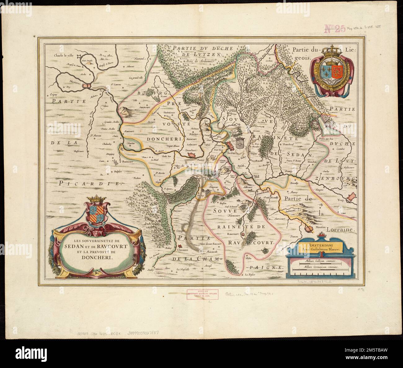 Les Souverainetez de Sedan et Raucourt et la Prevosté de Doncheri. Grugeage illustré par illustration. Verso : texte néerlandais, SIG. Q, « Het Prinsdom Sedan ». Apparaît dans Willem et Joan Blaeu Toonneel des Aerdrycks, vol. 2. Amsterdam: W. Blaeu, 1635... Sovverainetez de Sedan et Ravcovrt et la Prevosté de Doncheri. Sovverainetez de Sedan et Ravcovrt et la Prevosté de Doncheri, France , Lorraine , ancienne division administrative Banque D'Images