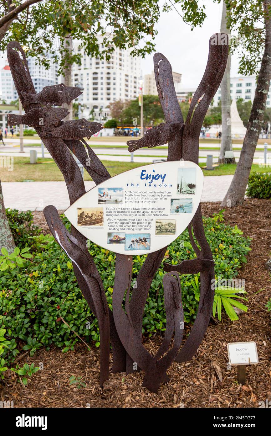 Un panneau promouvant la jouissance du lac Worth Lagoon à West Palm Beach, Floride, États-Unis. Banque D'Images