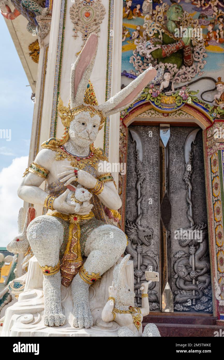 Statues de Wat Pariwat Ratchasongkram - temple bouddhiste à Bangkok, Thaïlande. Banque D'Images