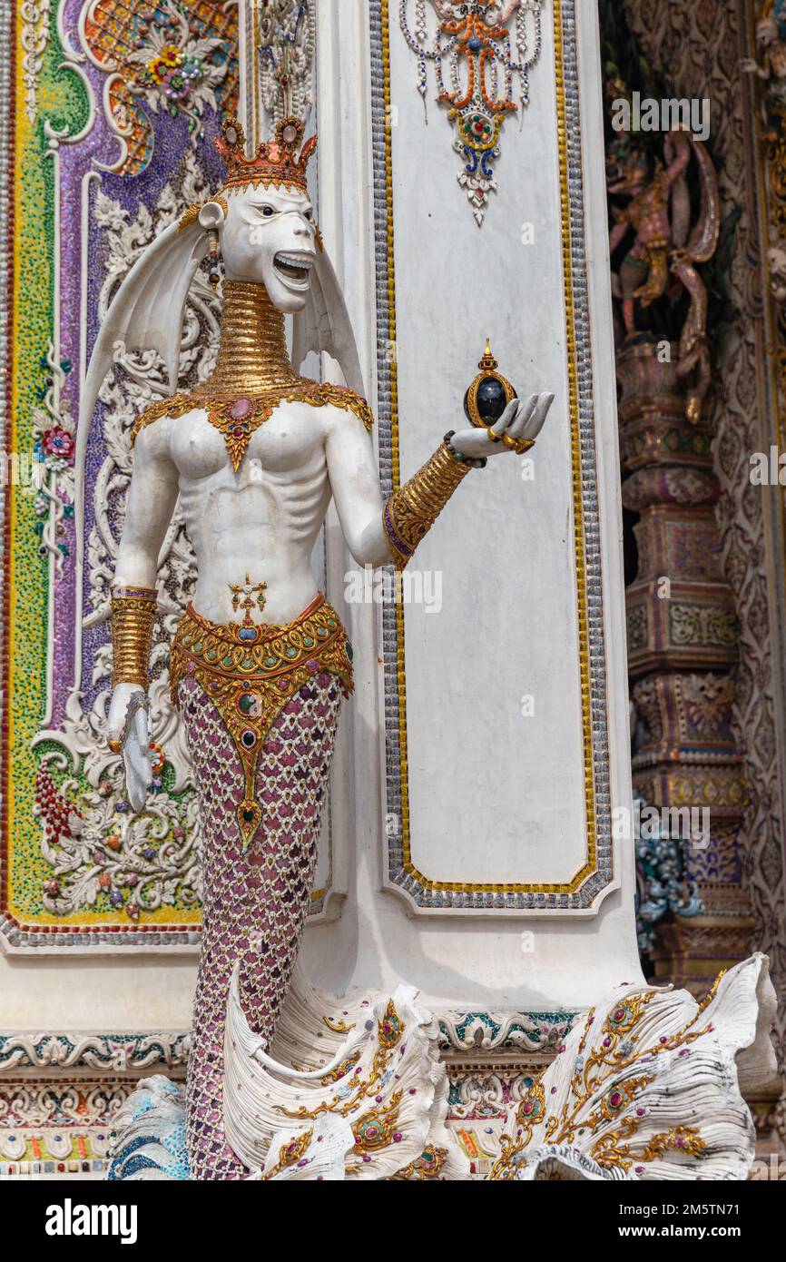 Statues de Wat Pariwat Ratchasongkram - temple bouddhiste à Bangkok, Thaïlande. Banque D'Images