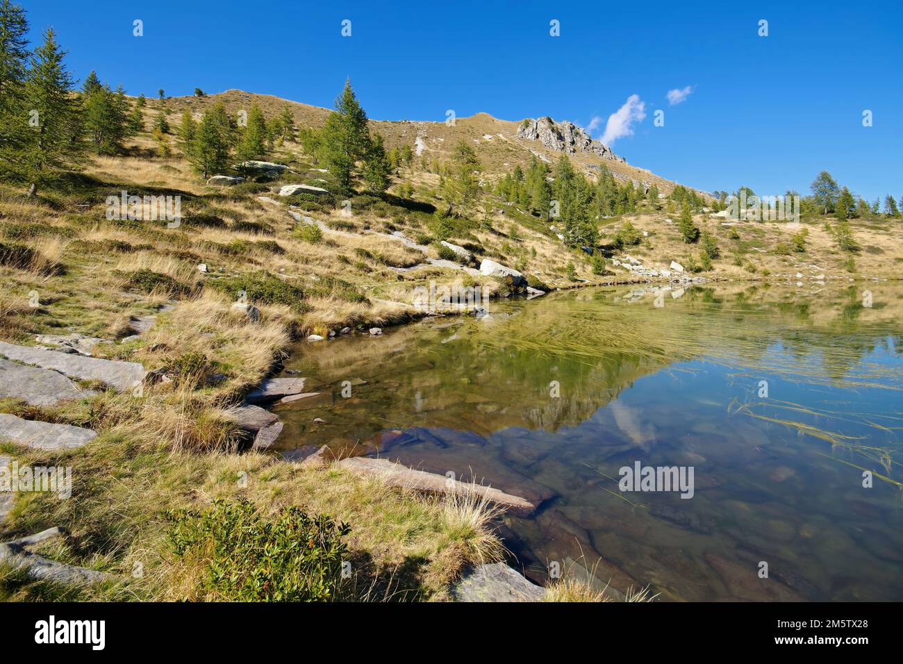 lac de montagne Alpe Salei dans la vallée de l'Onsernoe, Tessin en Suisse Banque D'Images