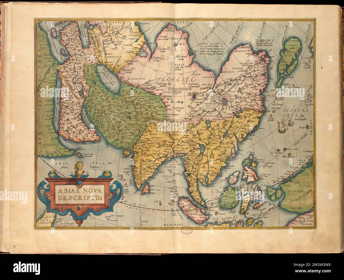 Asiae noua description. Grugeage illustré par illustration. Couleur main. Texte en latin. Texte latin sur verso avec «Asie» comme titre; p. 3. Apparaît dans le Theatrum orbis terrarum de l'auteur. Antwerpiae : Apud Aegid. Coppenium Diesth, 1570. Le catalogage, la conservation et la numérisation rendus possibles en partie par la Fondation nationale pour les sciences humaines : exploration de l'effort humain... Asae nova description. Asiae nova description, Asie Asie Banque D'Images