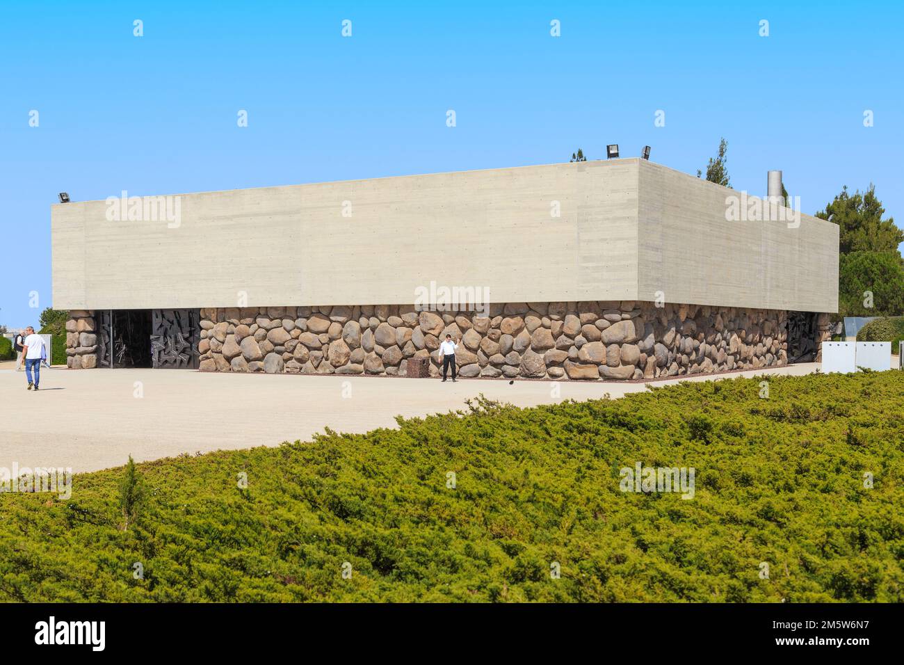 JÉRUSALEM, ISRAËL - 24 SEPTEMBRE 2017 : il s'agit de la construction du Hall du souvenir au mémorial Yad Vashem (Musée de l'Holocauste). Banque D'Images