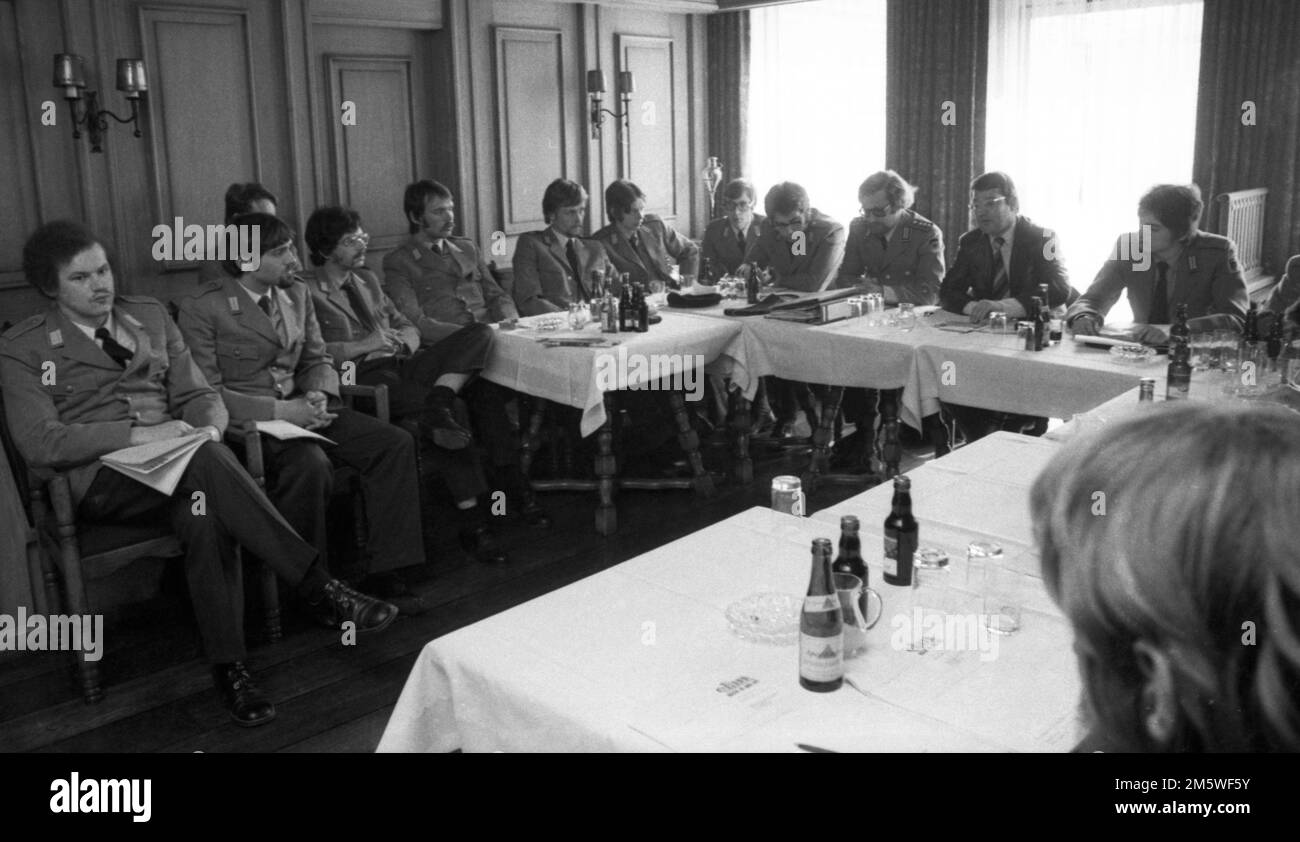 Avec une conférence de presse et une présentation le 20 avril 1974, l'organisation de gauche à la Bundeswehr Soldat '74 a été introduite, qui appartient à Banque D'Images