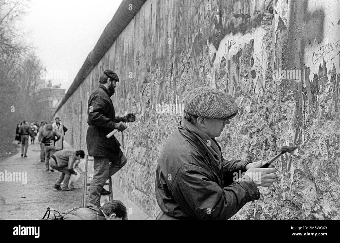 GDR, Berlin, 11. 01. 1990, pic de mur, mur à la porte de Brandebourg Banque D'Images