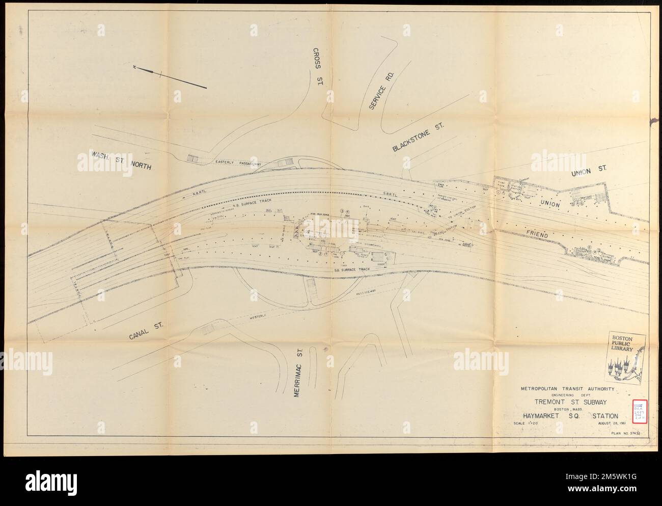 Métro de la rue Tremont Boston, Massachusetts. Haymarket, SQ. Station. Fait partie d'une collection de documents destinés à fournir aux promoteurs potentiels des renseignements sur le projet de rénovation urbaine du Centre gouvernemental et la parcelle 7 au centre-ville de Boston. Montre des pistes, des clôtures, des cabines, des salles et d'autres caractéristiques. Orienté vers le nord en haut à gauche. 'N° plan 37432.'... , Massachusetts , Suffolk , comté , Boston Government Center Banque D'Images