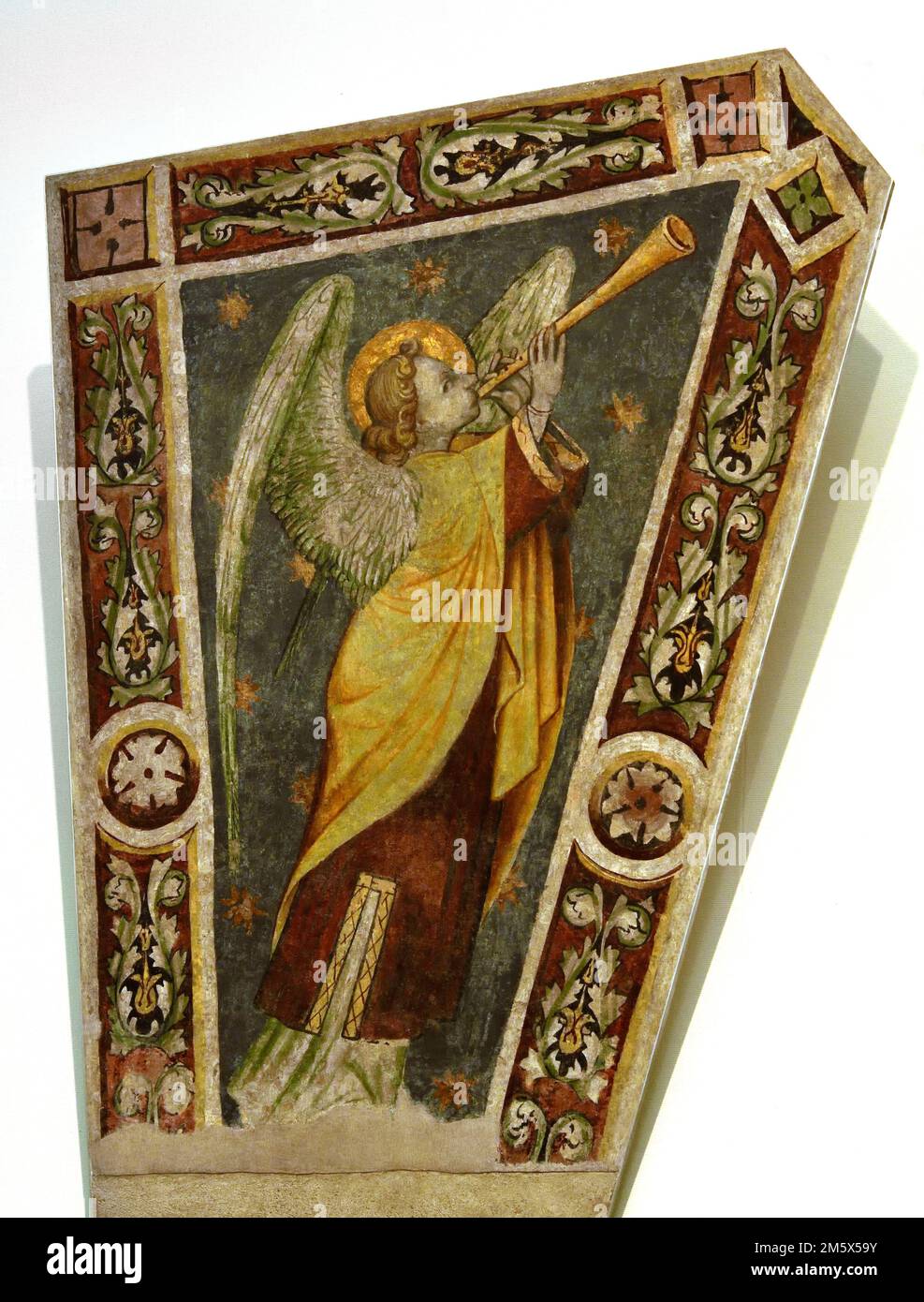 SHAWM ANGEL 1410-1415 Giacomo Jaquerio Italie Italien ( ( 1375 – 1453 ) était un peintre médiéval italien, un des principaux représentants de la peinture gothique dans le Piémont, Italie, Fresco. Banque D'Images