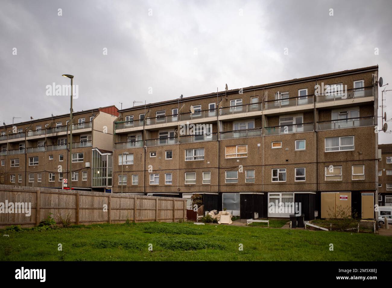 Dolis Valley Housing Estate, construit dans les années 1960 et 1970, situé près de High Barnett, dans le nord de Londres, en cours de réaménagement. Maison de Londres d'après-guerre. Banque D'Images