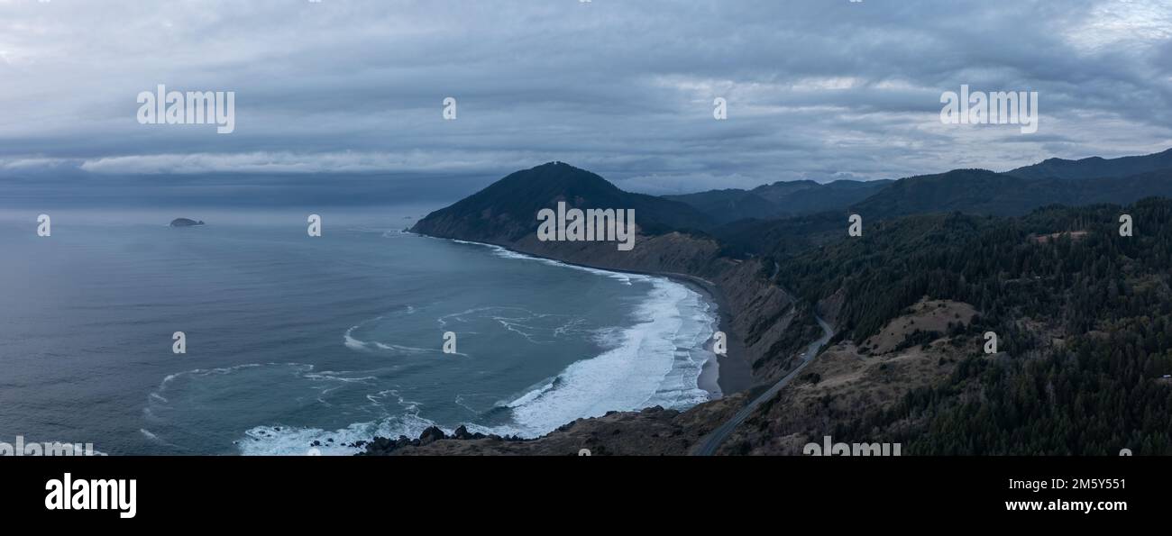 Humbug Mountain Oregon Coast avec Pacific Coast Highway Banque D'Images