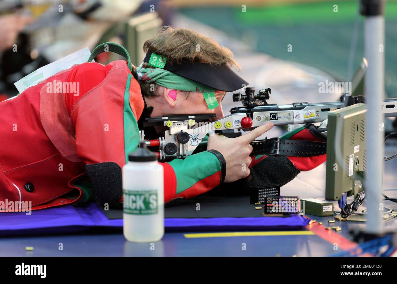 Photo du dossier datée du 29/07/14 de Mike Bamsey, du pays de Galles, en action lors des qualifications pour les 3 positions de fusil 50m au centre de tir Barry Budden, pendant les Jeux du Commonwealth de 2014 à Carnoustie. Selon des articles du cabinet publiés par les National Records of Scotland, les ministres ont discuté de la possible controverse si les Jeux du Commonwealth de 2014 incluaient le tir comme sport, en raison de la sensibilité continue autour du tir Dunblane. Date de publication : dimanche 1 janvier 2023. Banque D'Images