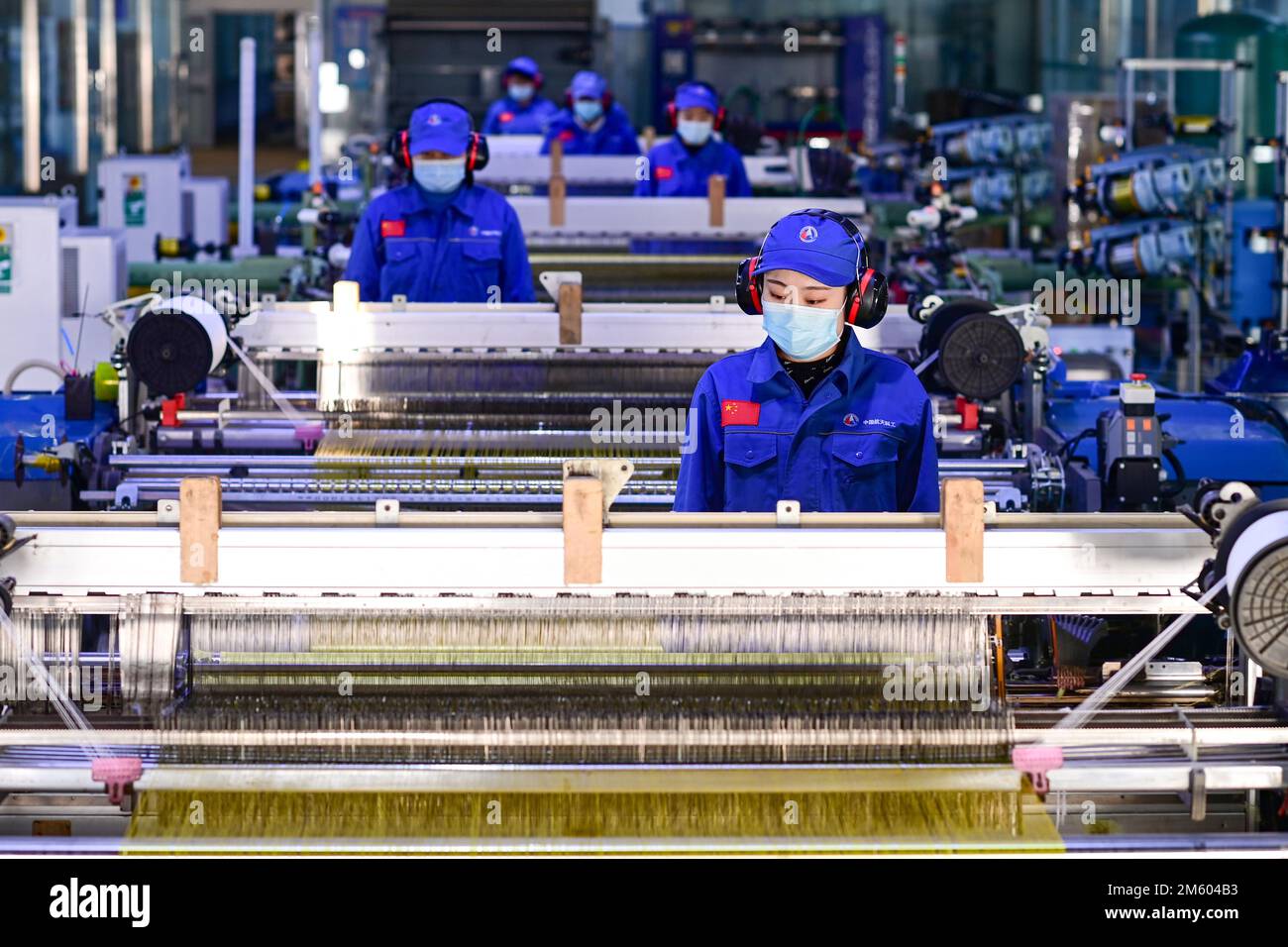 HOHHOT, CHINE - le 1 JANVIER 2023 - les travailleurs de l'Institut 46th du Sixième Institut de recherche de la Société chinoise de science et d'industrie aérospatiales WO Banque D'Images