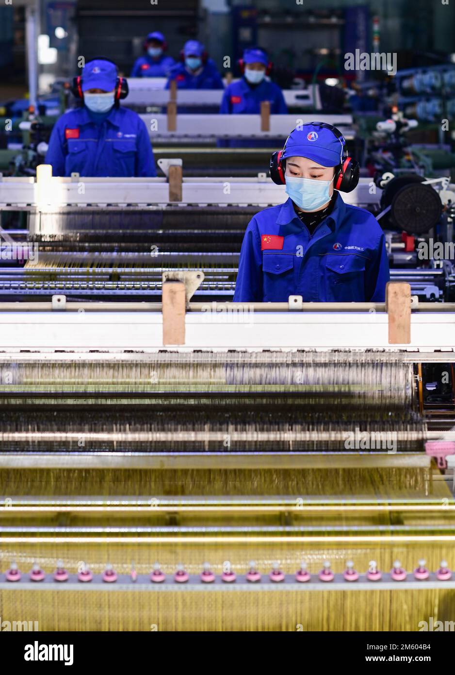 HOHHOT, CHINE - le 1 JANVIER 2023 - les travailleurs de l'Institut 46th du Sixième Institut de recherche de la Société chinoise de science et d'industrie aérospatiales WO Banque D'Images