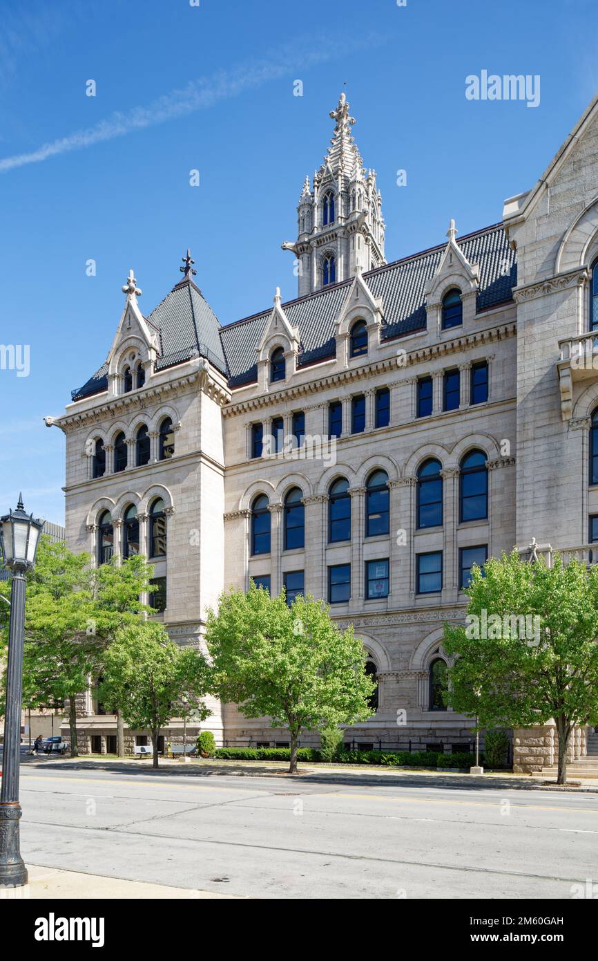 Erie Community College Downtown Branch occupe maintenant le vieux bureau de poste, érigé en 1901. La structure gothique à surface de granit est un point de repère. Banque D'Images