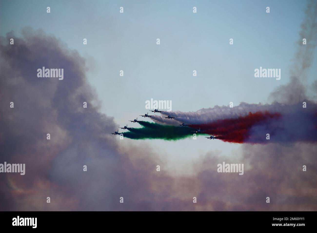 Le Frecce Tricolori (également appelé Pattuglia Acrobatica Nazionale) a participé cet été à l'Airshow de Porto Recanati Banque D'Images