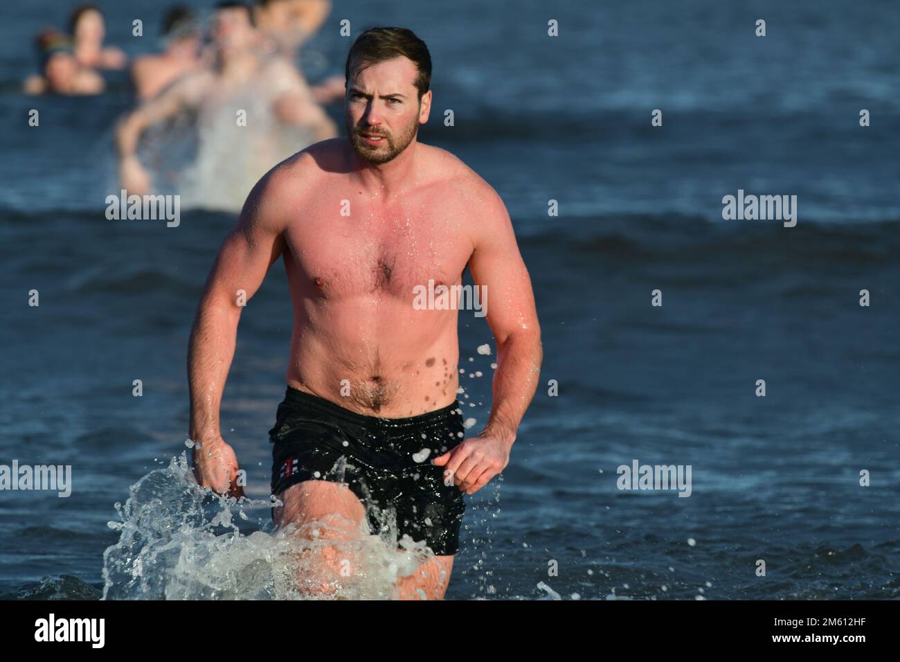 Edinburgh, Écosse, Royaume-Uni, 01 janvier 2023. Nageurs du nouvel an à Portobello. credit sst/alamy nouvelles en direct Banque D'Images