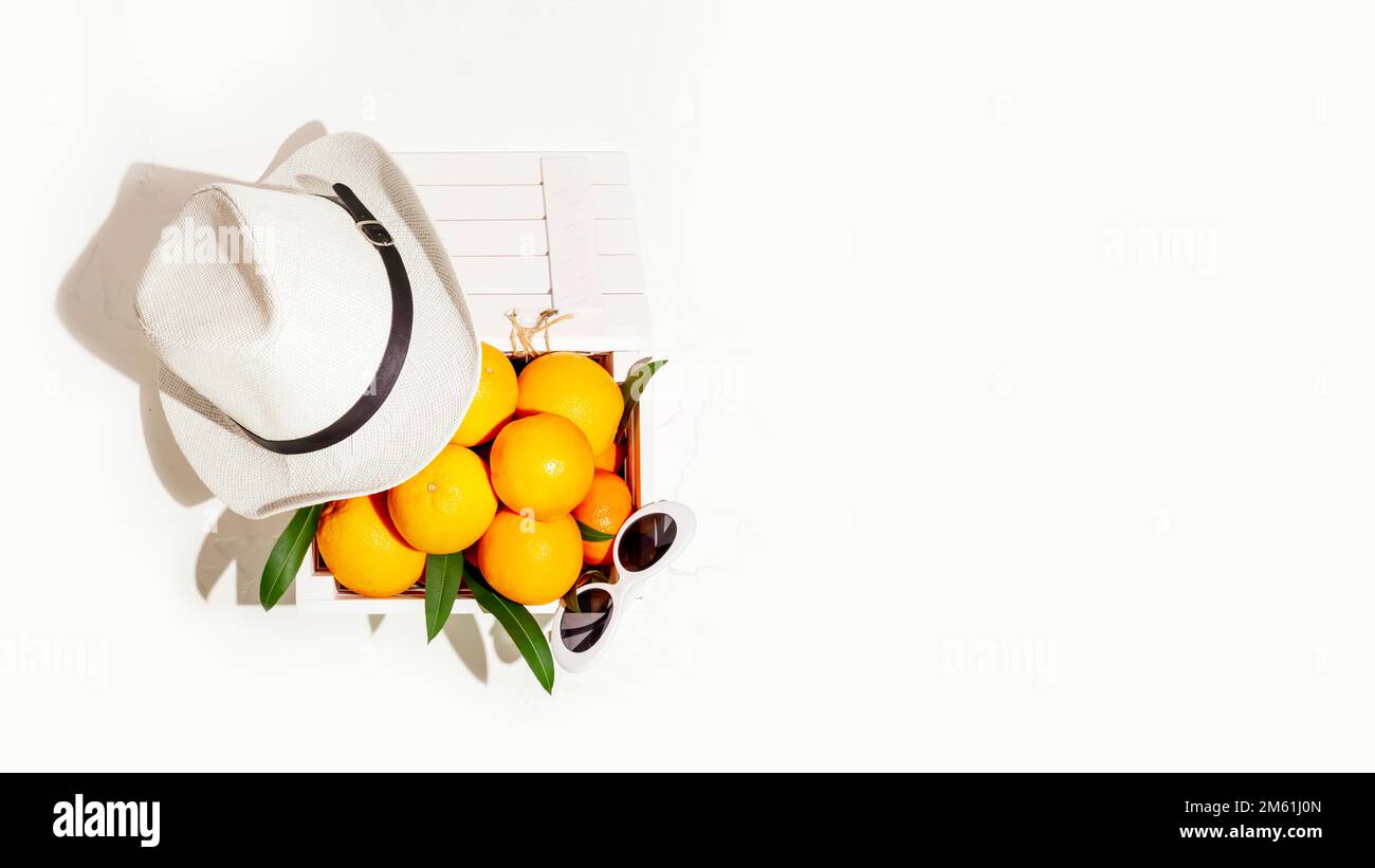 Chapeau de fruits Banque d'images détourées - Alamy