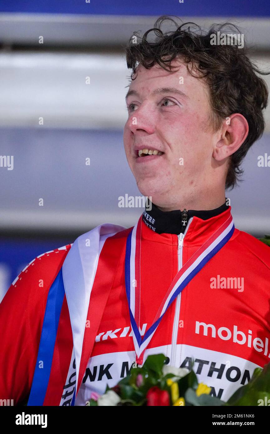 AMSTERDAM, PAYS-BAS - JANVIER 1: Evert Hoolwerf de l'équipe Reggeborgh lors des championnats nationaux de patinage de vitesse au marathon de Jaap Eden IJsbaan sur 1 janvier 2023 à Amsterdam, pays-Bas (photo d'Andre Weening/Orange Pictures) Banque D'Images