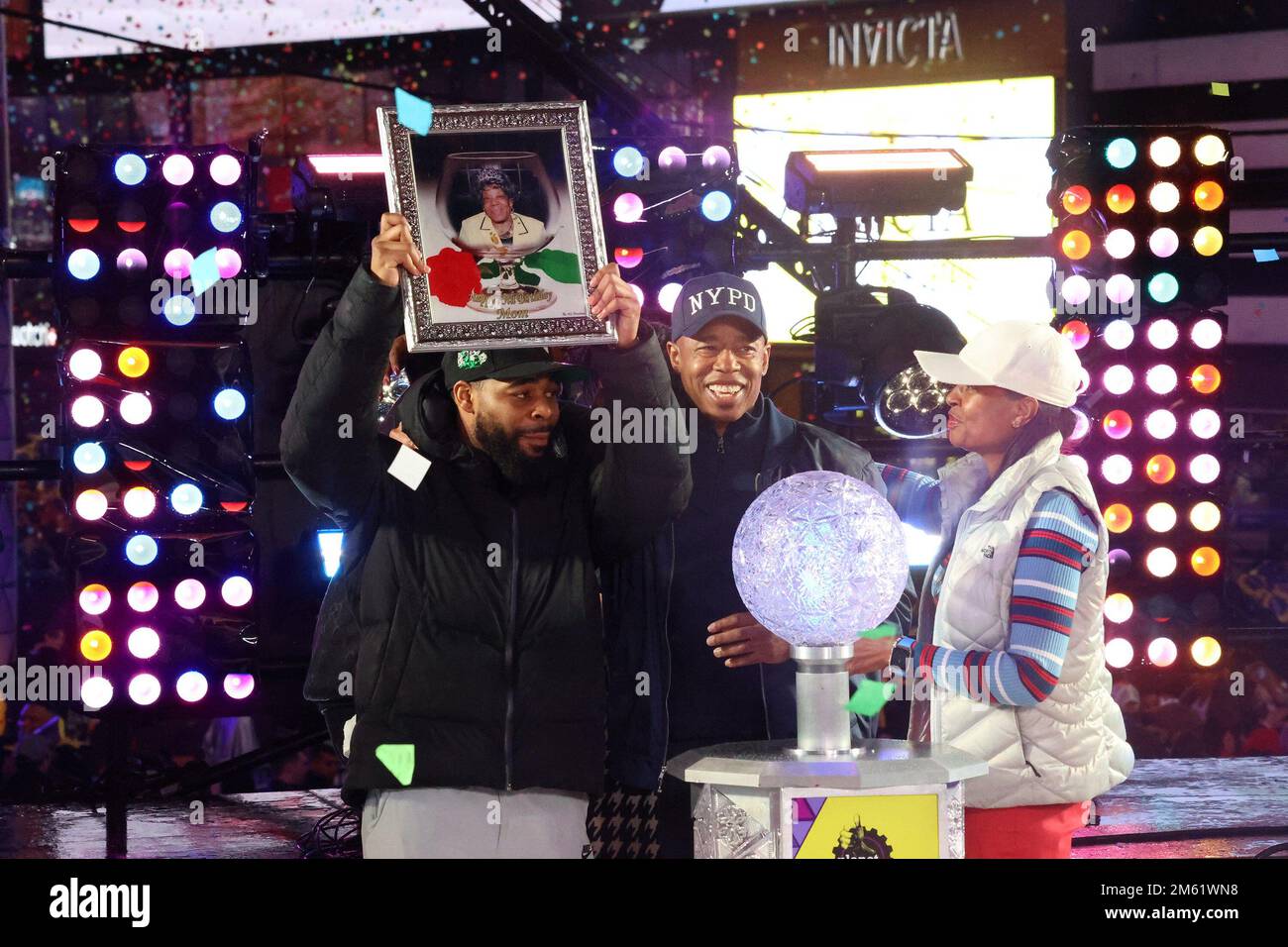 New York, NY, États-Unis. 31st décembre 2022. Le maire Adams est en route pour la célébration du nouvel an du Times Square ball, Midtown Manhattan, New York, NY 31 décembre 2022. Crédit : Manoli Figetakis/Everett Collection/Alay Live News Banque D'Images