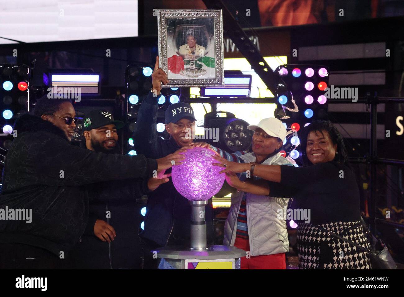 New York, NY, États-Unis. 31st décembre 2022. Le maire Adams est en route pour la célébration du nouvel an du Times Square ball, Midtown Manhattan, New York, NY 31 décembre 2022. Crédit : Manoli Figetakis/Everett Collection/Alay Live News Banque D'Images