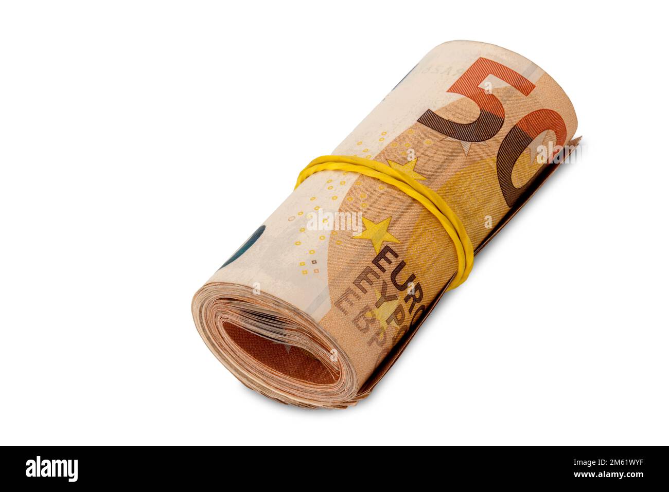 Rouleau de cinquante billets différents en euros, isolé sur blanc avec un chemin de coupure et un espace de copie Banque D'Images