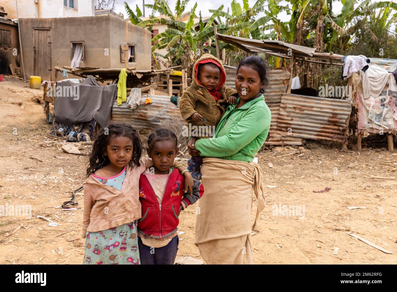 La vie familiale du village de Masinray, Antananarivo, Madagascar, Afrique Banque D'Images