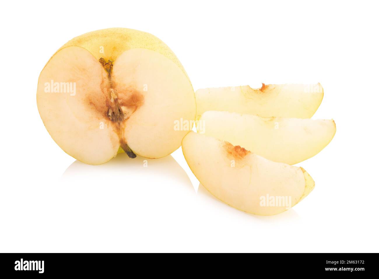 fruit de poire isolé sur fond blanc. Banque D'Images