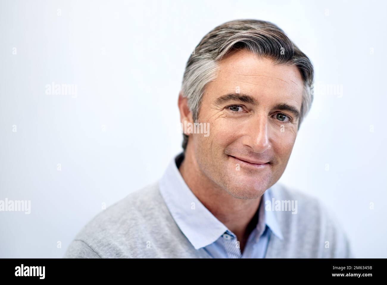 Passons à l'activité, devons-nous. Portrait d'un homme d'affaires mature dans son bureau. Banque D'Images