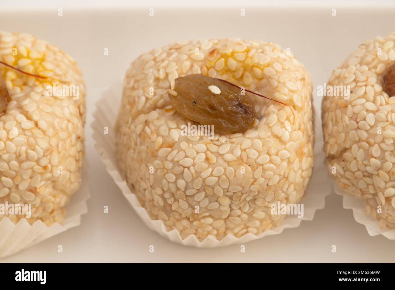 Saison d'hiver spécial Punjabi traditionnel Mithai jusqu'à Bhugga ou Til Bugga est fait de graines de sésame grillées à sec avec Mava, Khoya, Jaggery, Mawa, gord, Des Banque D'Images