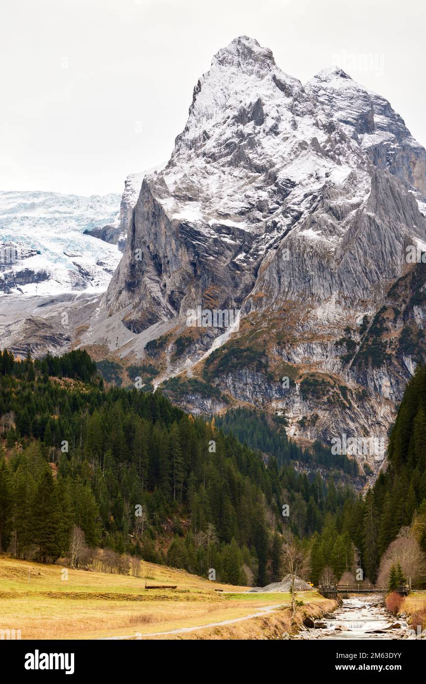 Magnifique paysage de montagnes de Suisse en automne Banque D'Images