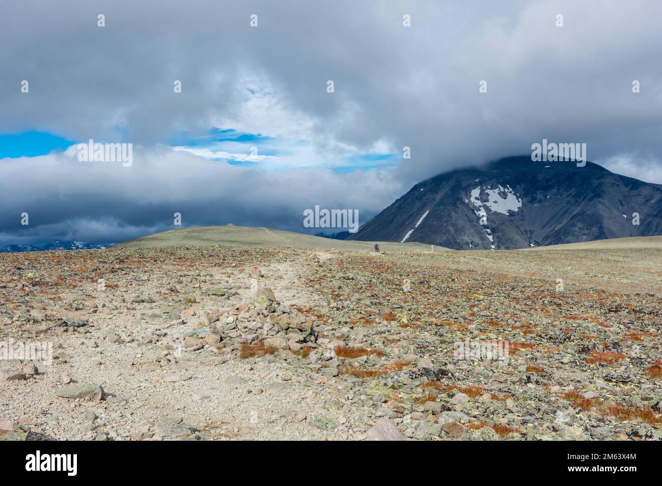 Le sentier de randonnée au-dessus de la crête de Besseggen dans le parc national de Jotunheimen Banque D'Images