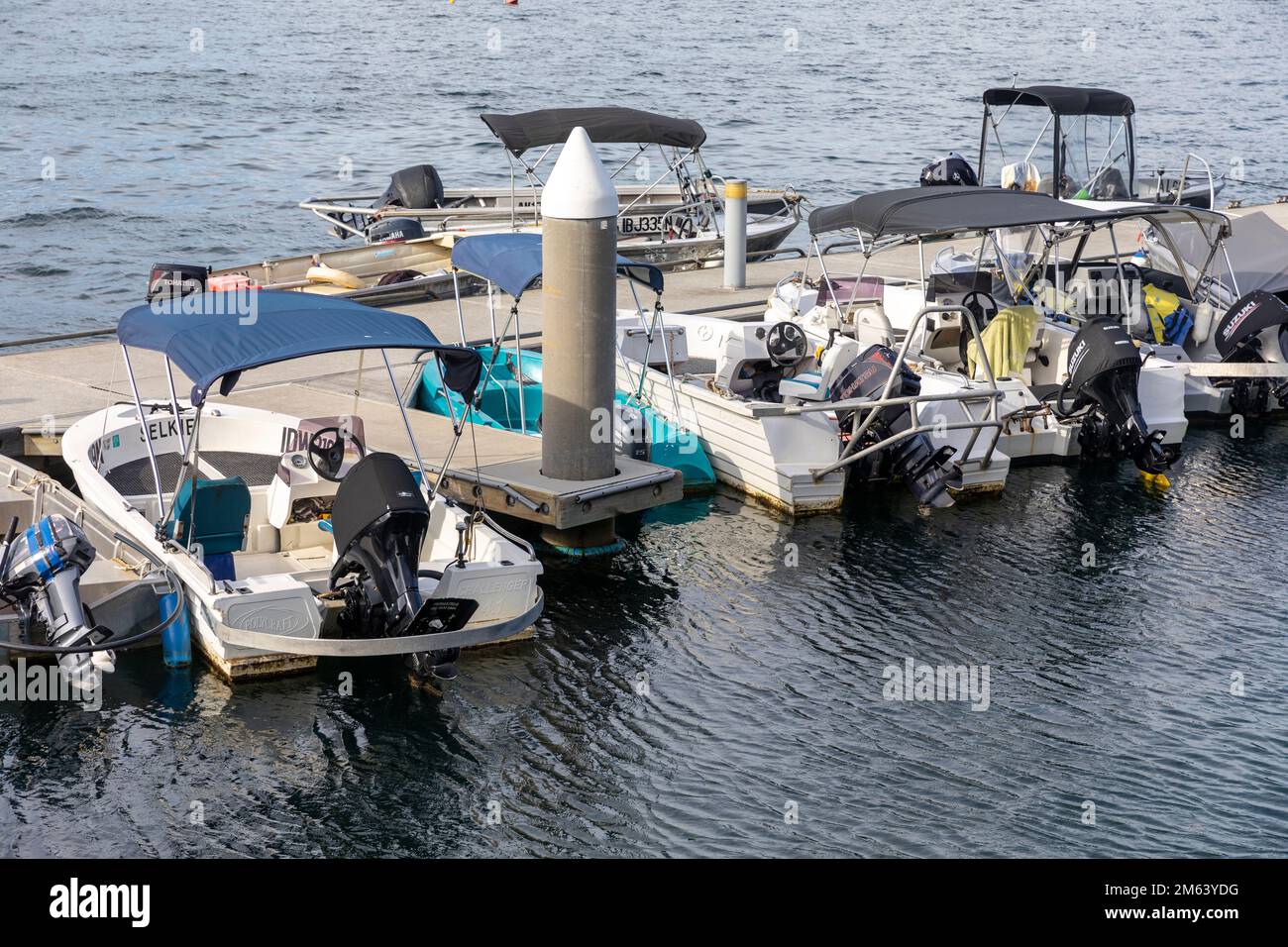 Church point Sydney, zone d'amarrage de bateau communautaire, utilisée par les résidents de l'île d'Écosse qui voyagent fréquemment en bateau jusqu'à Church point, Sydney, Nouvelle-Galles du Sud Banque D'Images