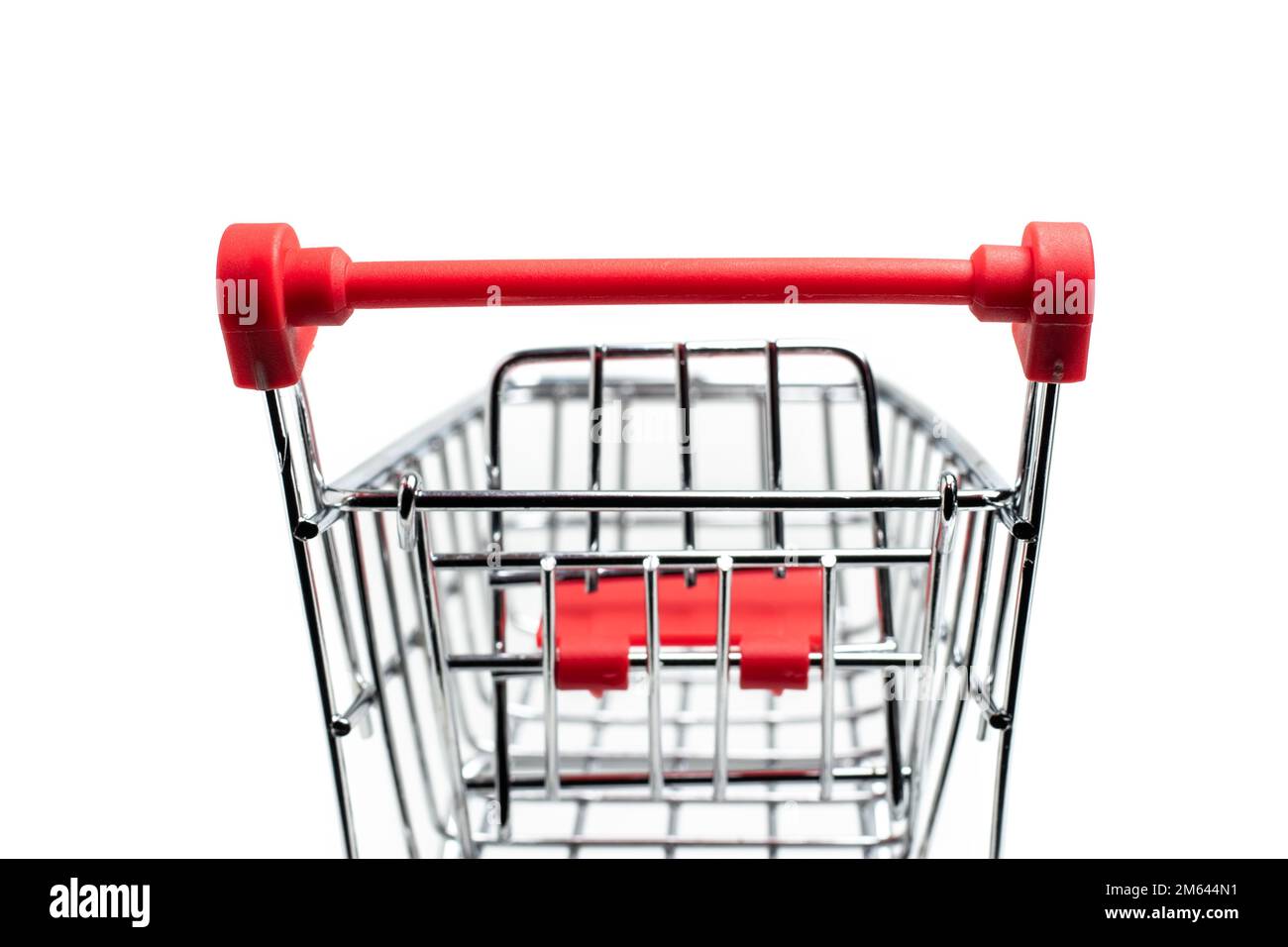 Vider le panier d'épicerie. Isolé sur fond blanc Banque D'Images