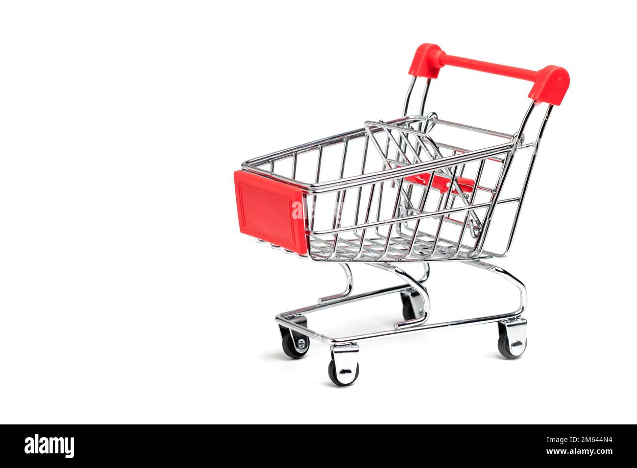 Vider le panier d'épicerie. Isolé sur fond blanc Banque D'Images