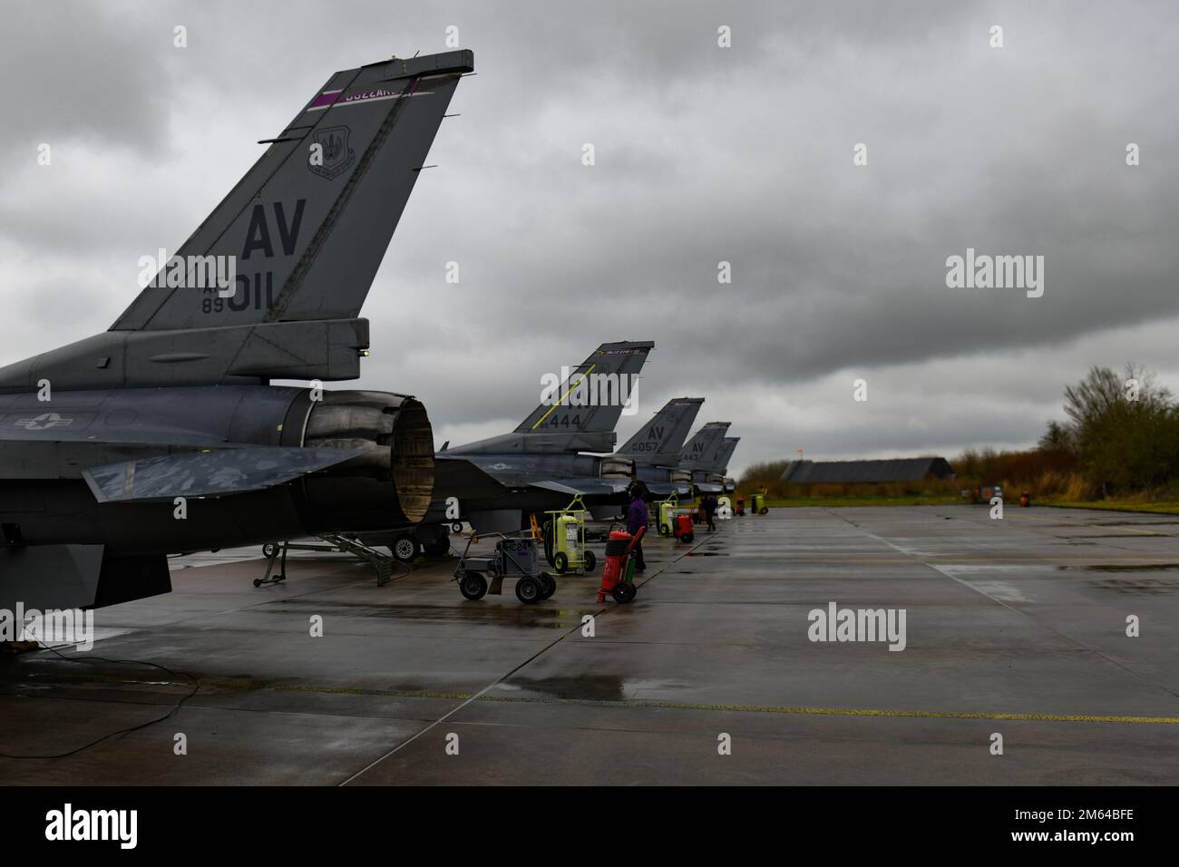 Les F-16 Fighting Falcons de l'US Air Force affectés au 510th Fighter Squadron, effectuent des vérifications avant le décollage pendant le Frisian Flag 22 à la base aérienne de Leeuwarden, pays-Bas, le 31 mars 2022. Le F-16 Fighting Falcon est un avion de chasse compact et multi-rôle très maniable. FF22, drapeau frison 22, USAF, USAFE, Banque D'Images