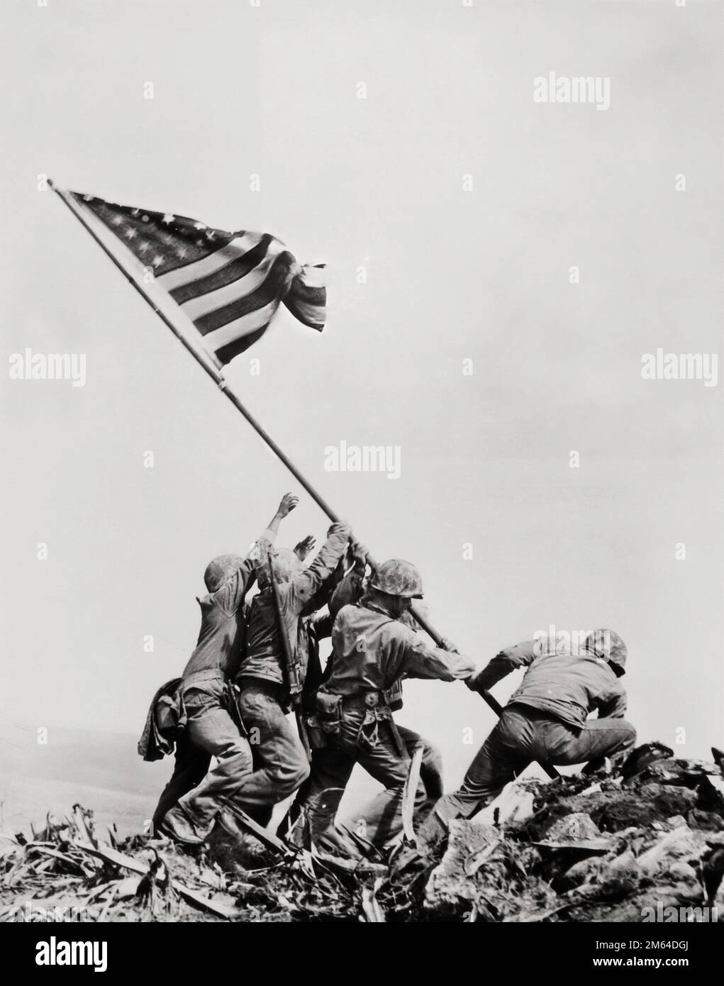 1945 - levée du drapeau à Iwo Jima, emblématique lauréat du prix Pulitzer - Actualités Photographie de Joe Rosenthal Banque D'Images