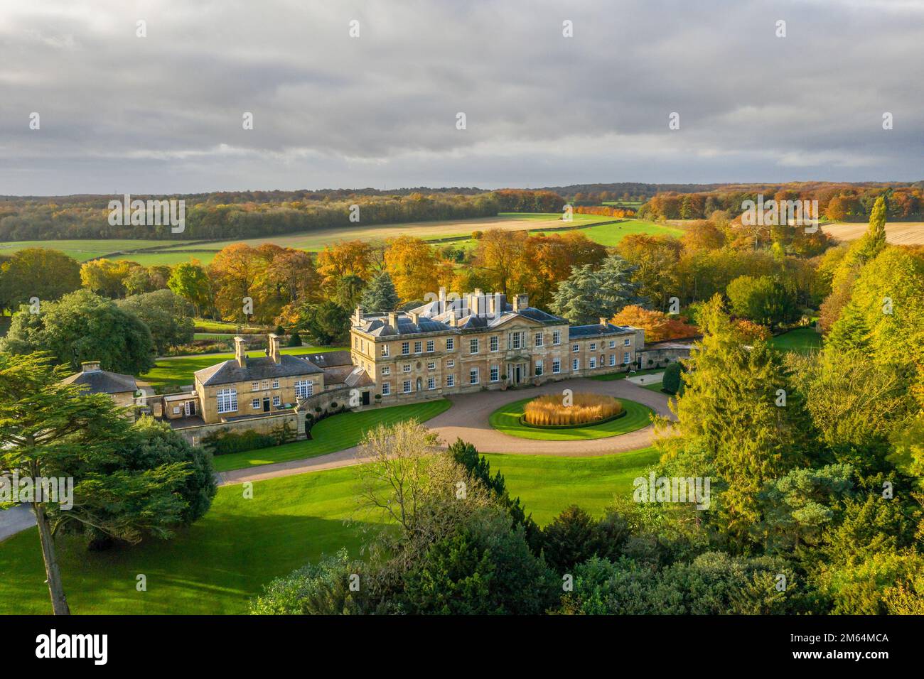 Bowcliffe Hall Yorkshire demeure ancestrale, lieu de mariage et bureaux à proximité du A1, York, Leeds et Bramham Park. Photo de drone de Bowcliffe Hall Banque D'Images