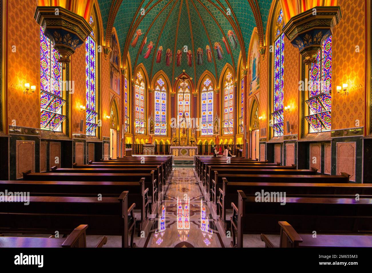 Intérieur très décoré et détaillé d'une chapelle notre-Dame de Fatima récemment construite à Nova Friburgo City Banque D'Images