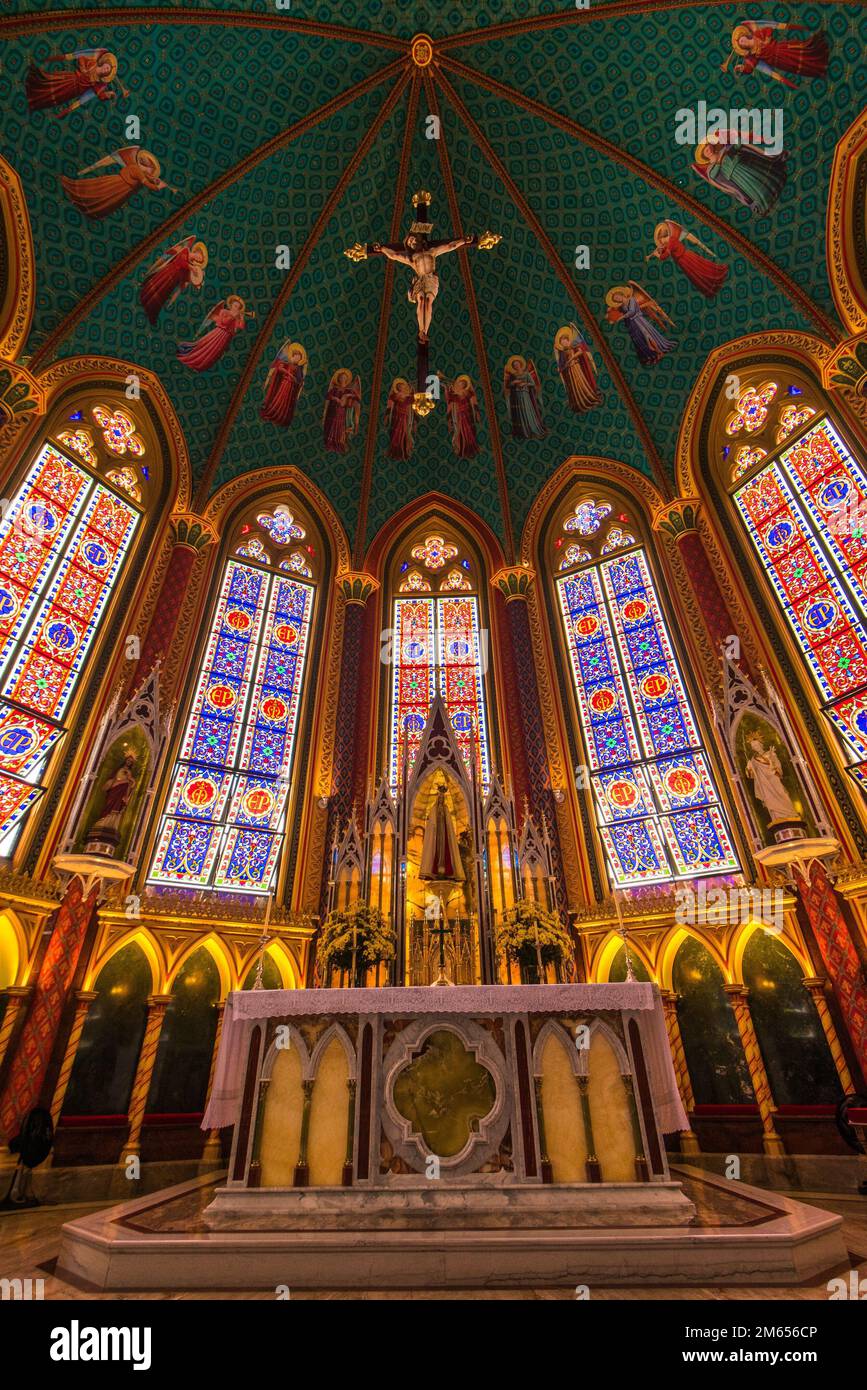 Intérieur très décoré et détaillé d'une chapelle notre-Dame de Fatima récemment construite à Nova Friburgo City Banque D'Images