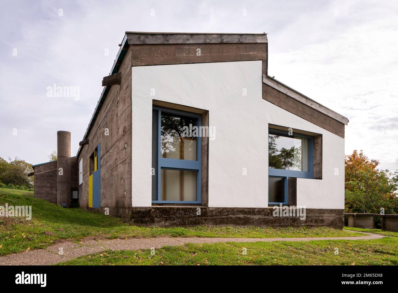 Ronchamp, Chapelle notre-Dame-du-Haut de Ronchamp, 1950-1955 von le Corbusier erbaut, Pilgerunterkunft Banque D'Images