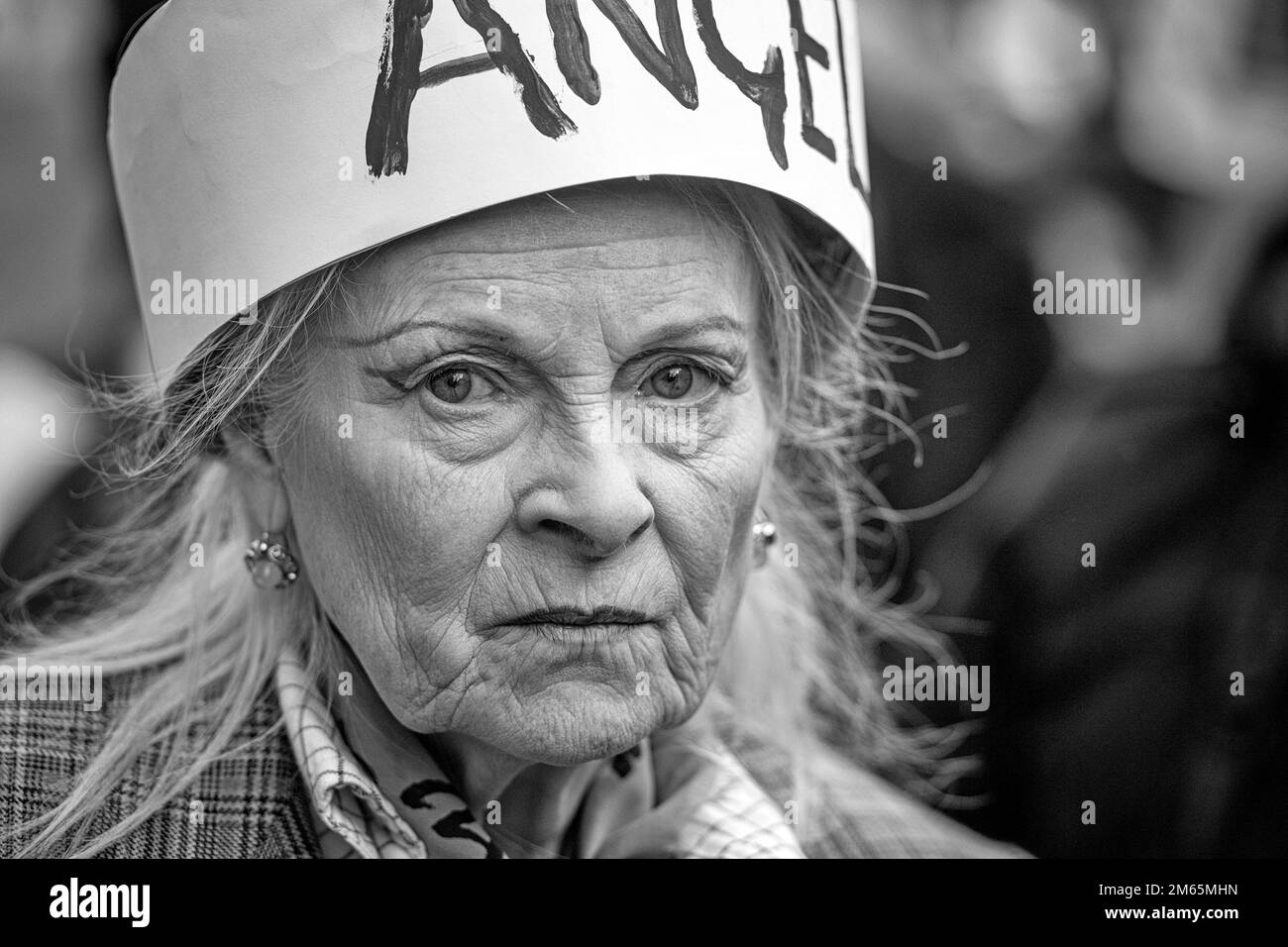 Image de la dernière créatrice de mode britannique et activiste Dame Vivienne Westwood lors de l'extradition de Don't Julian Assange march et du rassemblement de protestation dans le centre de Londres le 22nd février 2020. Banque D'Images