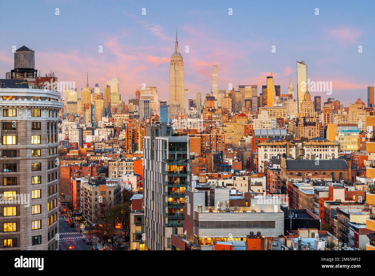 La ville de New York, USA Manhattan skyline at Dusk. Banque D'Images