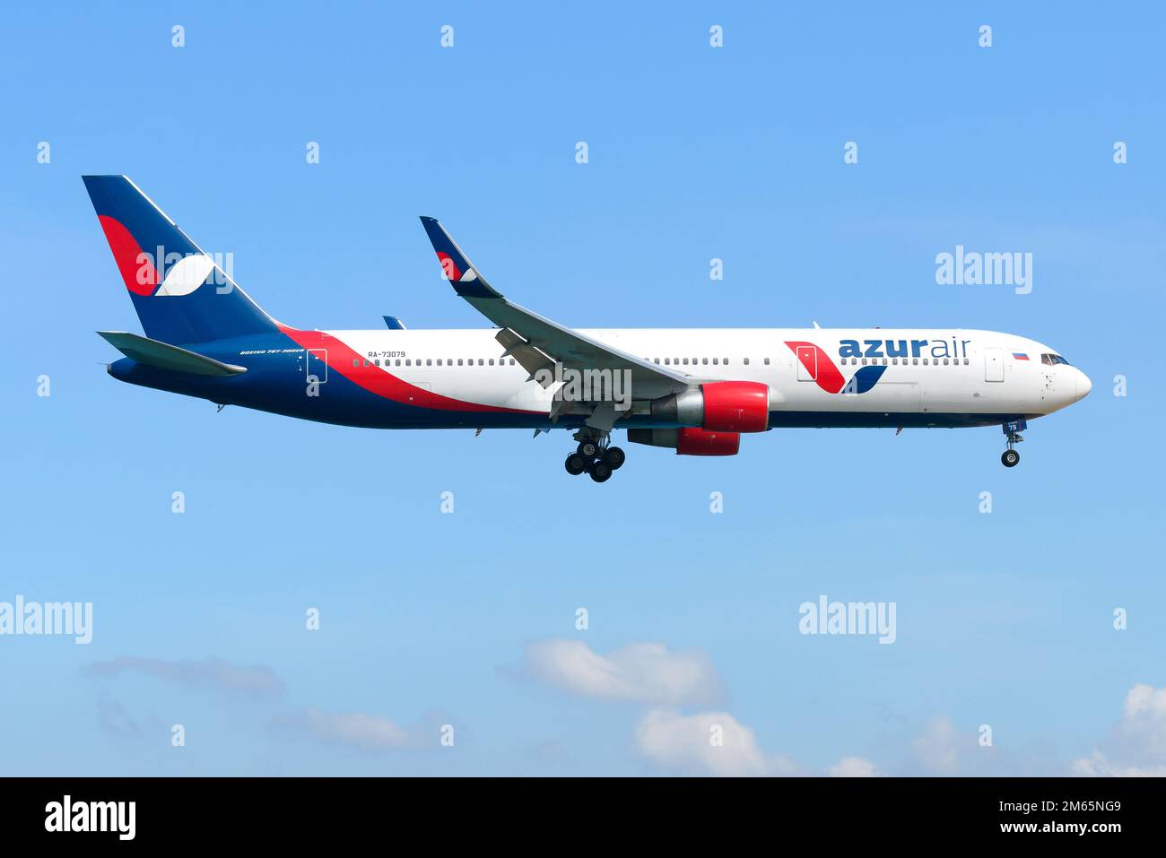 Azur Air Boeing 767 vol. AzurAir est une compagnie aérienne russe qui utilise un Boeing 767-300ER. Plan enregistré comme RA-73079. Banque D'Images