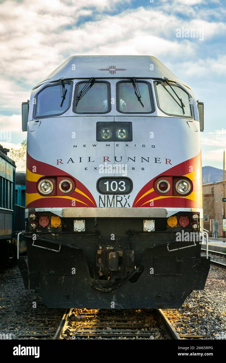 Train de banlieue Railrunner Express, Santa Fe Railyard, Santa Fe, Nouveau-Mexique, États-Unis Banque D'Images