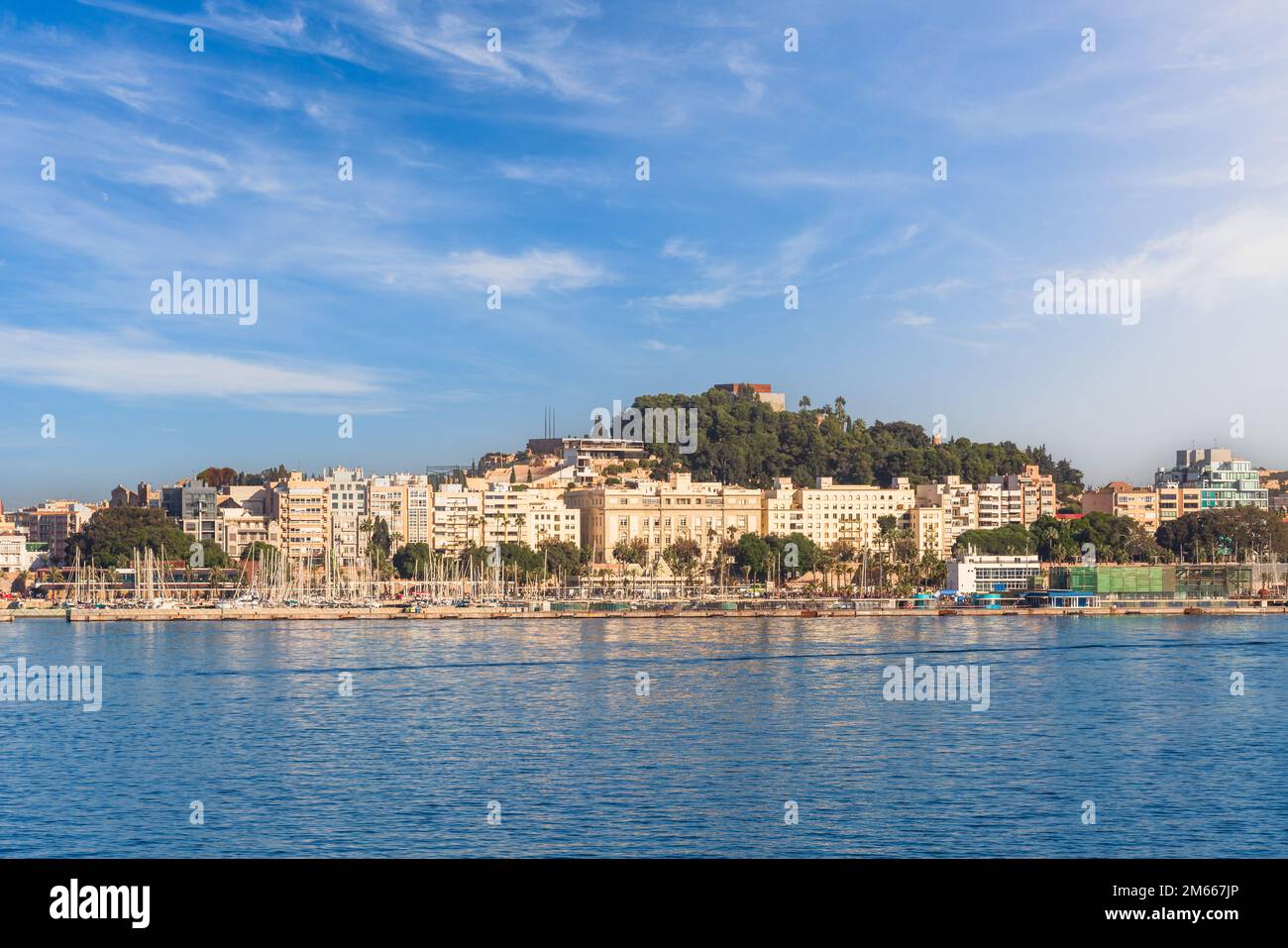 Vue panoramique sur le port de Carthagène par temps ensoleillé Banque D'Images