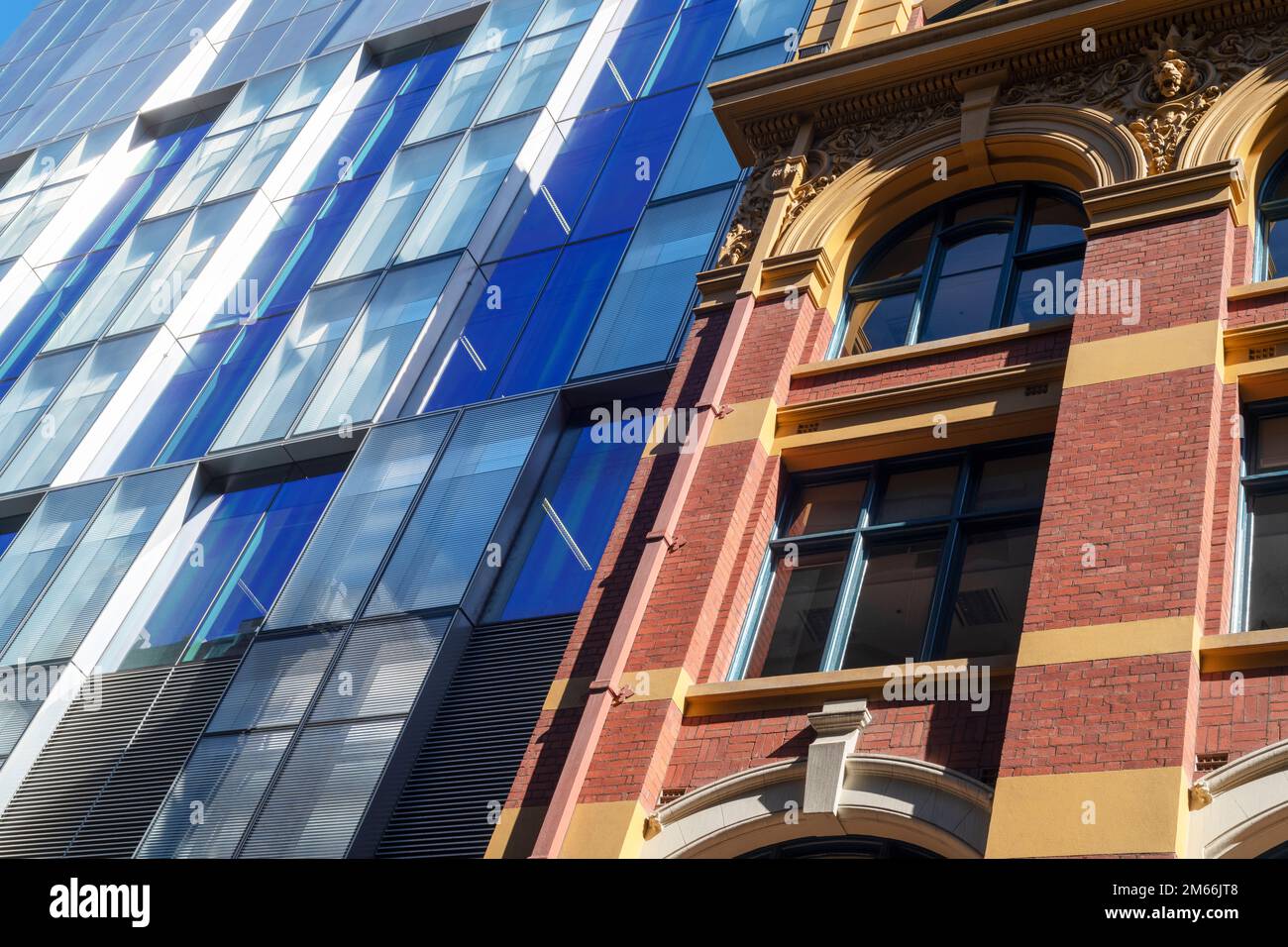 Anciens et nouveaux bâtiments dans le quartier des affaires de Melbourne. Banque D'Images
