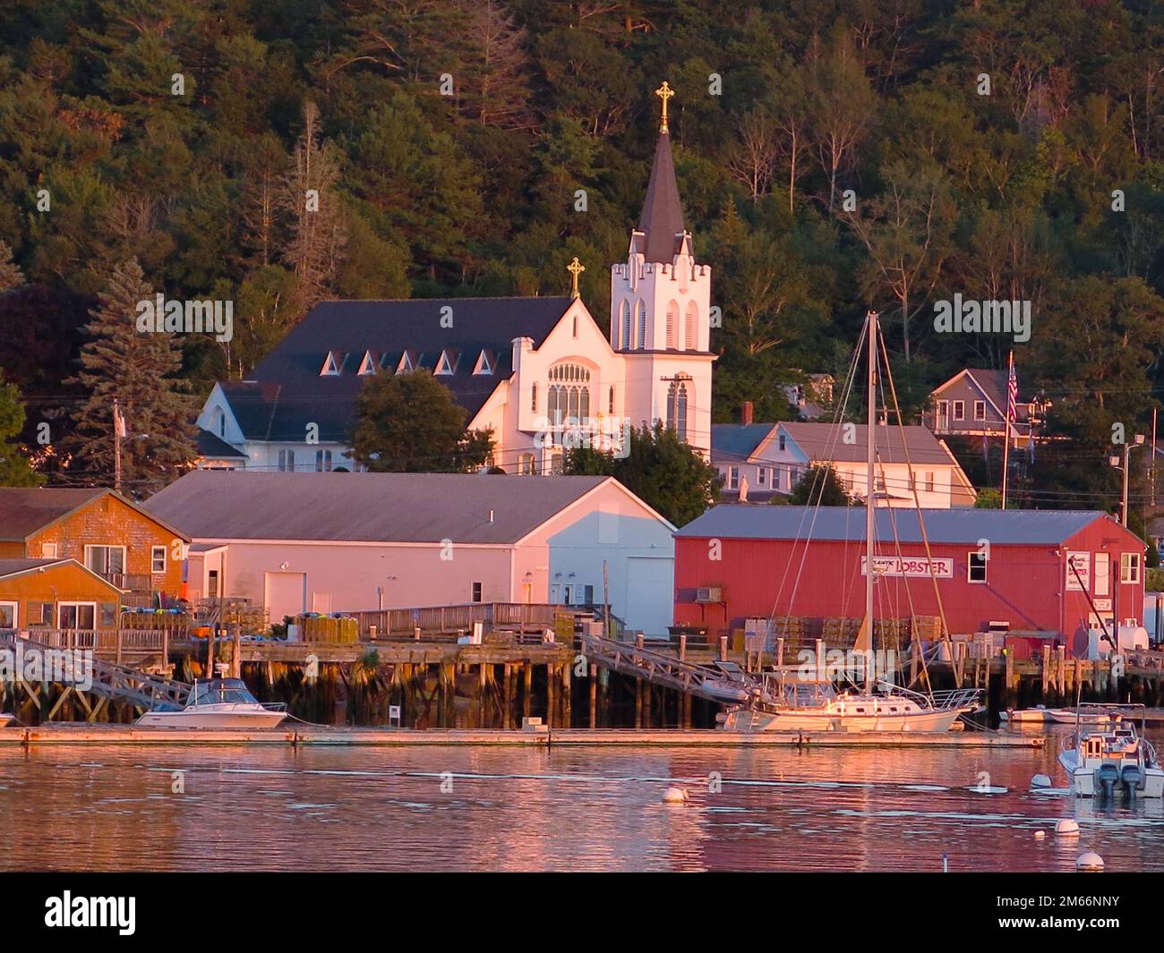 États-Unis ; Maine ; Boothbay, port de Boothbay, crépuscule Banque D'Images
