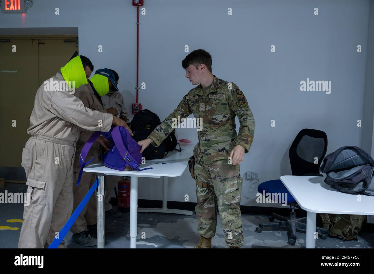 ÉTATS-UNIS Le premier avionique de la Force aérienne, Logan Ramey ...