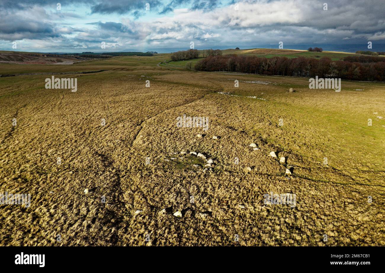 Oddendale cercle concentrique en pierre près de Shap, Cumbria. Les pierres de granit rose maintenant visibles ont remplacé les cercles de bois de chêne d'origine dans le néolithique Banque D'Images